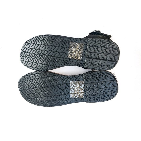 C. Label Black Sandals with Ankle Strap (7) - Picture 5 of 5